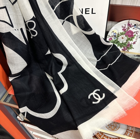 Chanel double c cashmere long scarf - Picture 3 of 9